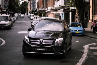 小鹏汽车SUV纯电动汽车，未来出行的新选择